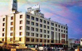 Silvercloud Hotel And Banquets