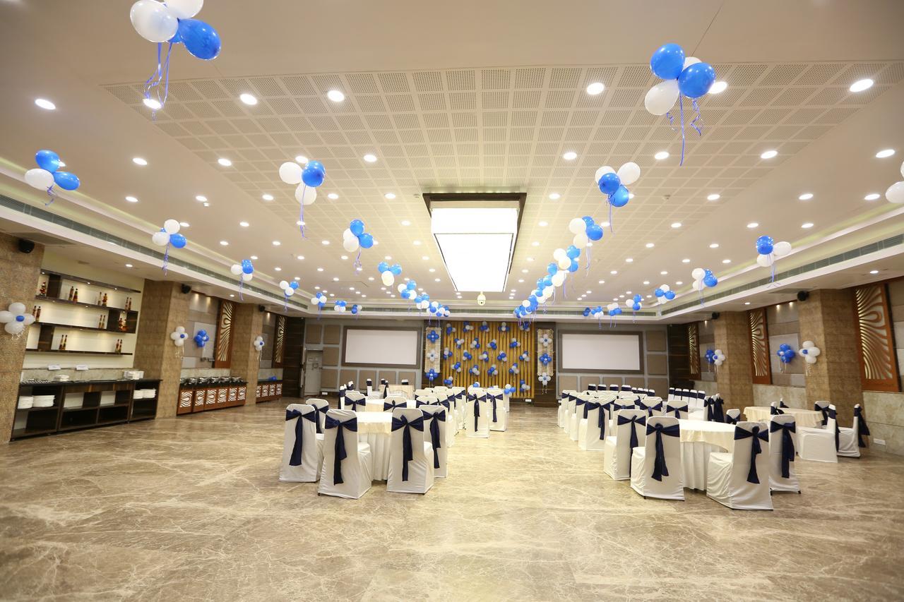 Silvercloud Hotel And Banquets Ahmedabad Bagian luar foto