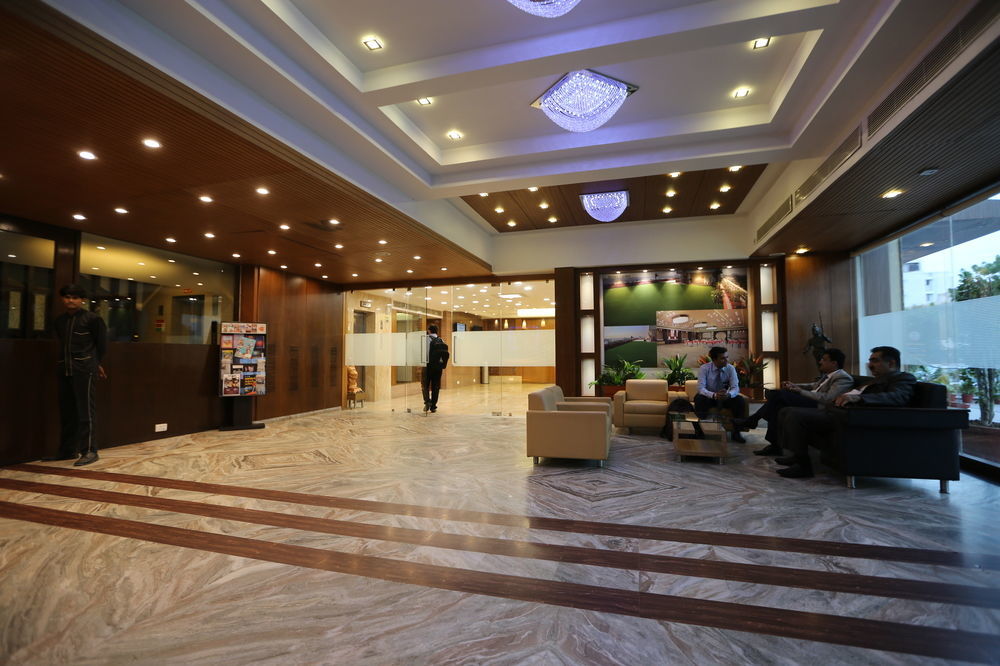 Silvercloud Hotel And Banquets Ahmedabad Bagian luar foto